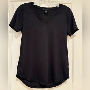 Athleta Breezy Scoop V-Neck Tee